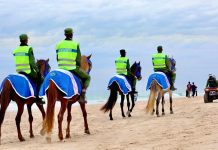 La gendarmerie ramène des enfants égarés et arrête des suspects de vente de drogue sur la plage de Nouakchott.