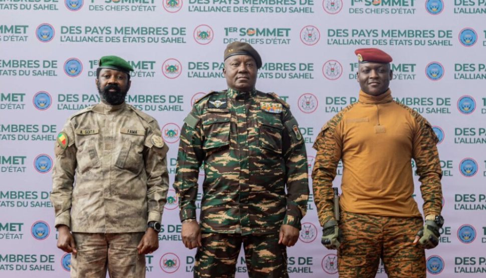 DECLARATION DU COLLEGE DES CHEFS D'ETAT DE LA CONFEDERATION DES ETATS DU SAHEL(AES)