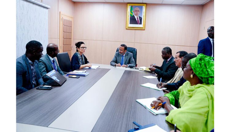 Nouakchott : Le Délégué général de TAAZOUR discute avec une mission du HCR