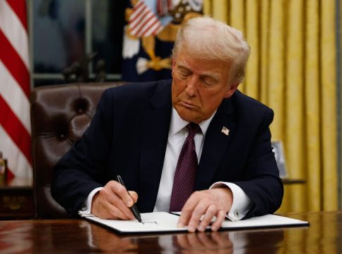 Trump signe un décret pour mettre fin à l'aide financière américaine à l'Afrique du Sud