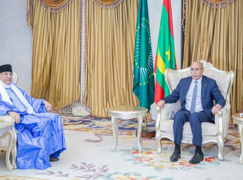 Ould Ghazouani discute avec une délégation de l'agence « ASECNA » des moyens de renforcer la coopération dans le domaine de la sécurité de la navigation aérienne