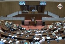 Les députés de l'opposition se sont retirés d'une séance publique en signe de protestation contre la nouvelle augmentation des prix des carburants