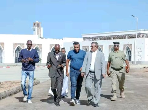 Le ministre de l'Habitat inspecte l'état d'avancement de 5 grands projets dans la capitale Nouakchott