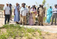 La ministre de l'Environnement inspecte des axes de la composante environnementale dans le cadre du programme d'urgence pour le développement de Nouakchott