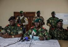 L'armée en Guinée-Bissau annonce la prise du pouvoir et arrête le président et le chef de l'opposition