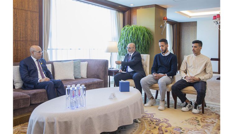 Pékin : Rencontre du Président de la République et un groupe d’étudiants Mauritaniens en Chine