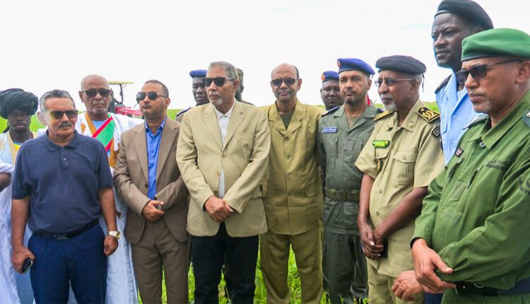 Néma : Le wali du Hodh charghi préside une rencontre avec des agriculteurs et des personnalités dans la commune d’El Mabrouk relevant de la Moughataa de Néma