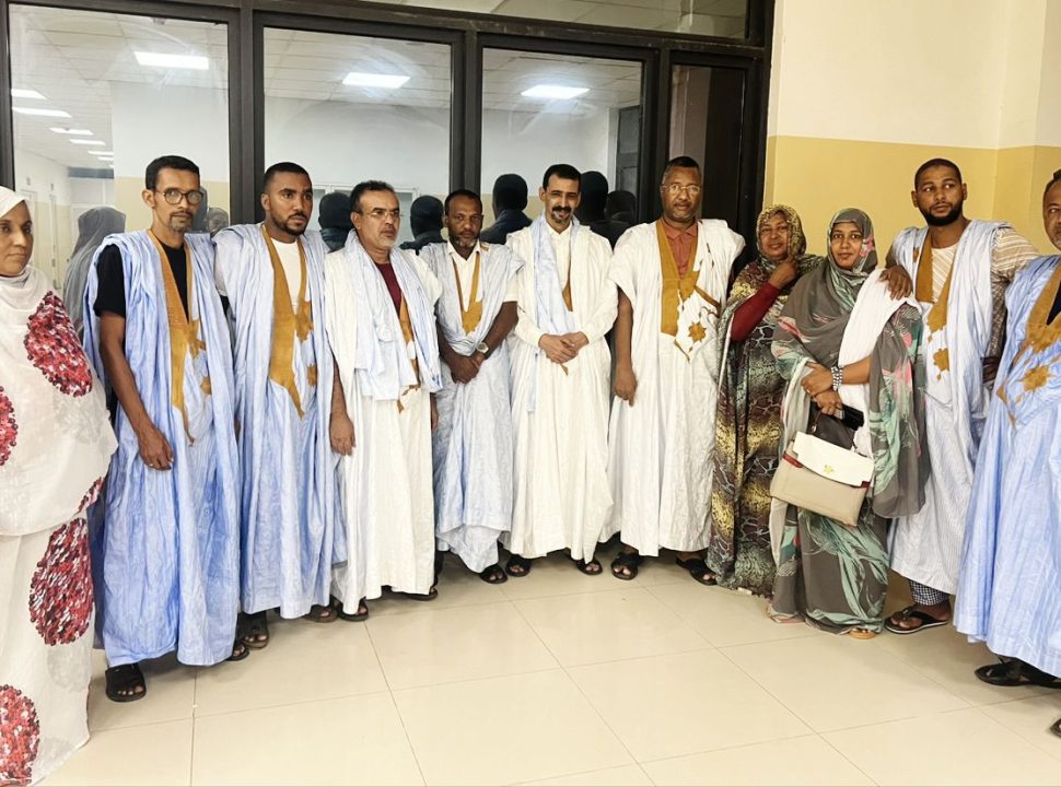 Le ministre de la culture rend une visite de bien-être à l'artiste Bouh Ould Bowba Jeddou