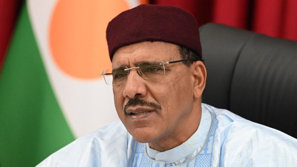 Niger : Les autorités retirent l'immunité au président déchu Mohamed Bazoum
