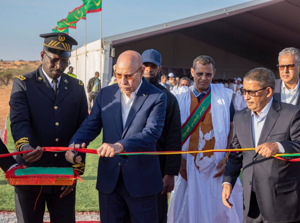 Ould Ghazouani inaugure le tronçon routier entre Aioune et Aweinat Ezbel