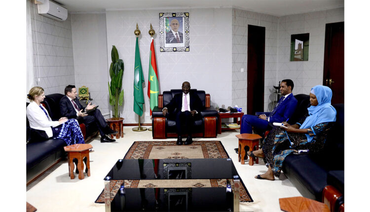 Nouakchott : Le ministre des Affaires Étrangères tient des entretiens avec le chargé d’affaires de l’ambassade des États-Unis et l’ambassadeur de Libye