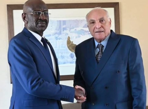 Addis Abeba: Ould Merzoug s'entretient avec son homologue algérien