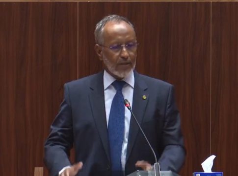 Ministre de la santé : Nous travaillons sur un plan visant à fournir du personnel médical dans les villes de l'intérieur
