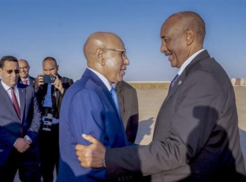 Dans le cadre d'une tournée africaine Al-Burhan entame une visite officielle à Nouakchott