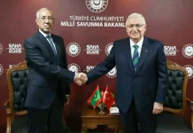 Le ministre de la Défense participe à l'exposition "Saha Expo" en Turquie