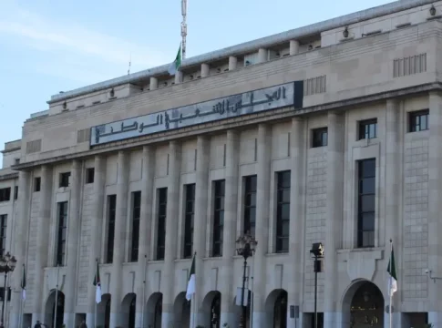 Algérie : Proposition de limiter la publication des textes législatifs au Journal Officiel à l'arabe
