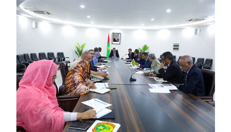 Le Premier Ministre : Supervision des travaux d’une réunion du comité ministériel chargé de la mise en œuvre du Programme National de Protection de la Jeunesse à Nouakchott