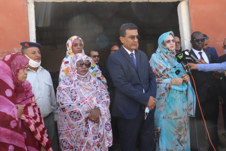 Nouakchott : La ministre du commerce et du tourisme supervise une opération de collecte de produits périmés