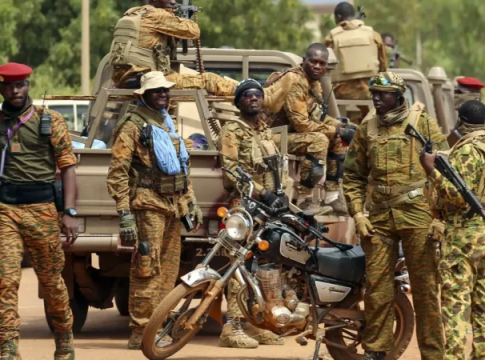 La communauté internationale exige une enquête sur l'assassinat de dizaines de civils au Burkina Faso