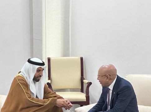 Ghazwani rencontre le ministre d'État aux affaires étrangères des Émirats arabes unis