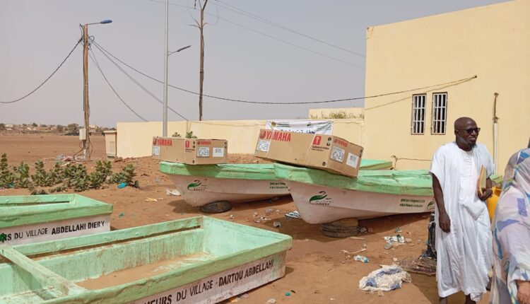 Aleg : Le wali du Brakna supervise la cérémonie de distribution d’embarcations aux pêcheurs des Moughataas de Male et Bababé