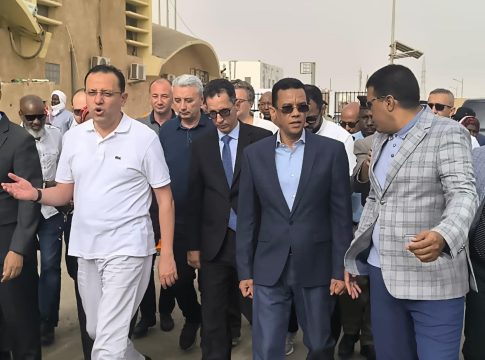 Le ministre turc de la pêche et son homologue turc visitent des installations de pêche à Nouakchott
