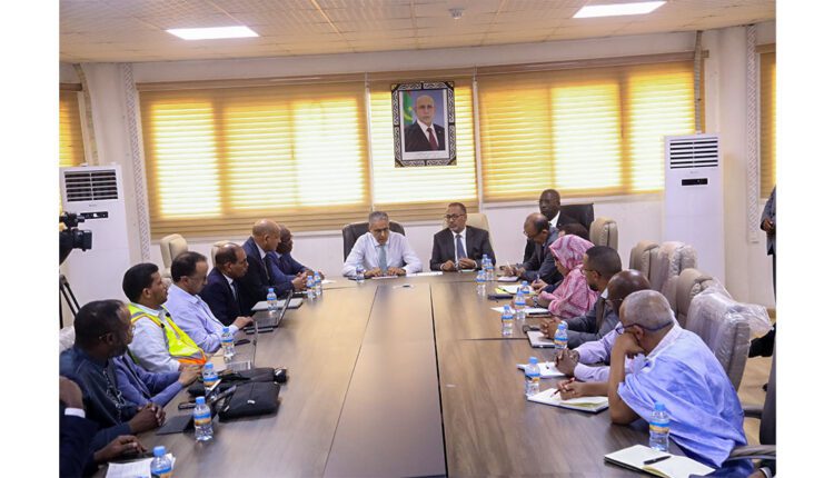 Le ministre de l’énergie et du pétrole : Tenue d’une réunion avec les entreprises contractantes avec l’Etat pour discuter d’une demande d’accélérer la mise en œuvre des projets et du respect des normes de qualité à Nouakchott