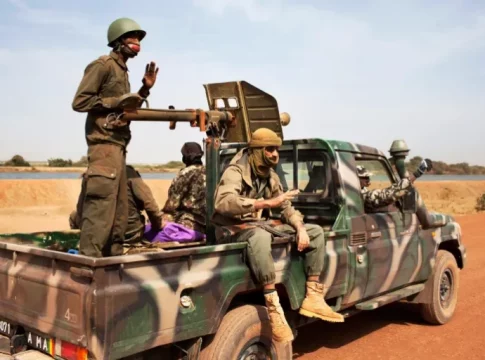 Mali : L'armée affirme que 25 civils ont été tués dans une embuscade contre un convoi militaire