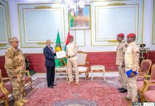 Le ministre de la Défense remet au président burkinabé Ibrahim Traoré un message de Mohamed Ould Cheikh El Ghazouani