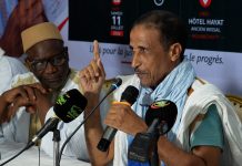 Des politiciens et des juristes discutent lors d’un séminaire à Nouakchott du dossier du passif humanitaire et des moyens de le résoudre